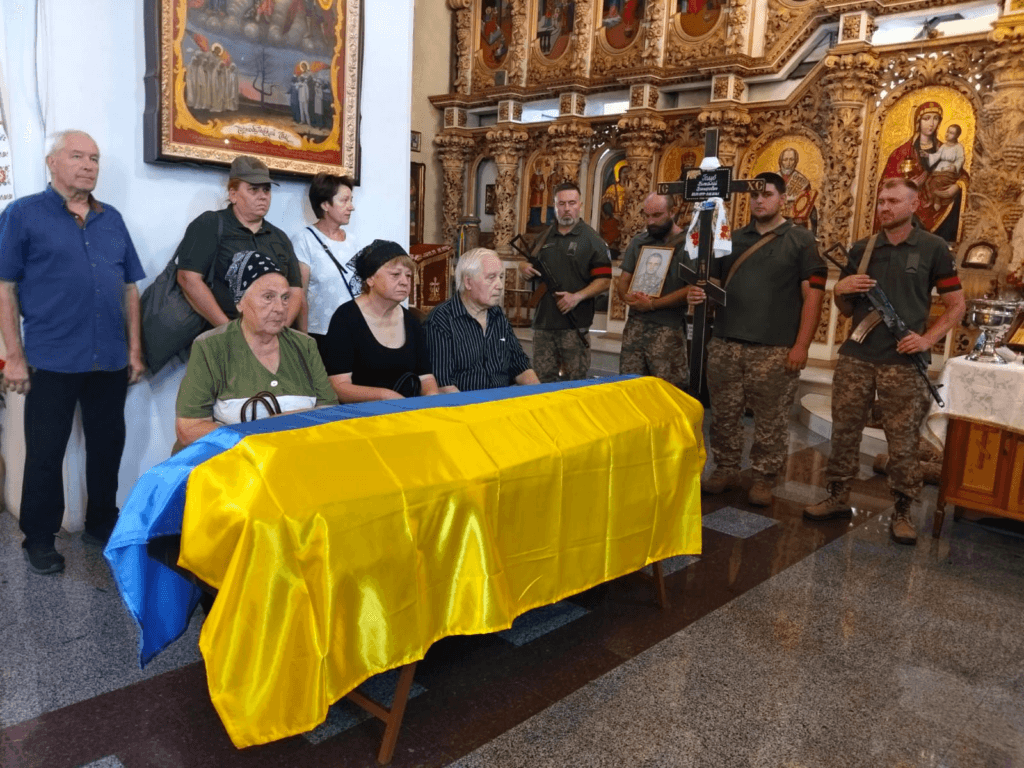 Чотирьох захисників провели в останню путь у По...