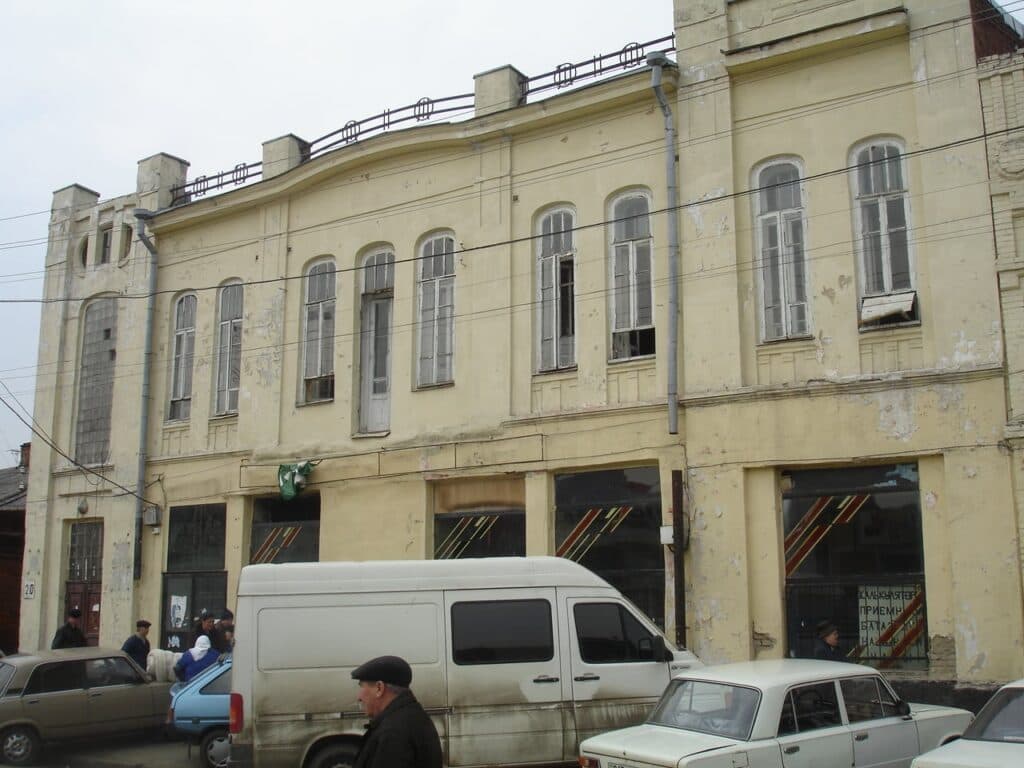 Унікальна будівля Полтави, яка поволі руйнуєтьс...