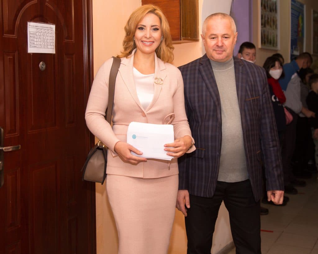 Сергій Сердюк із засновницею фонду «Благо дарую» Іриною Темченко