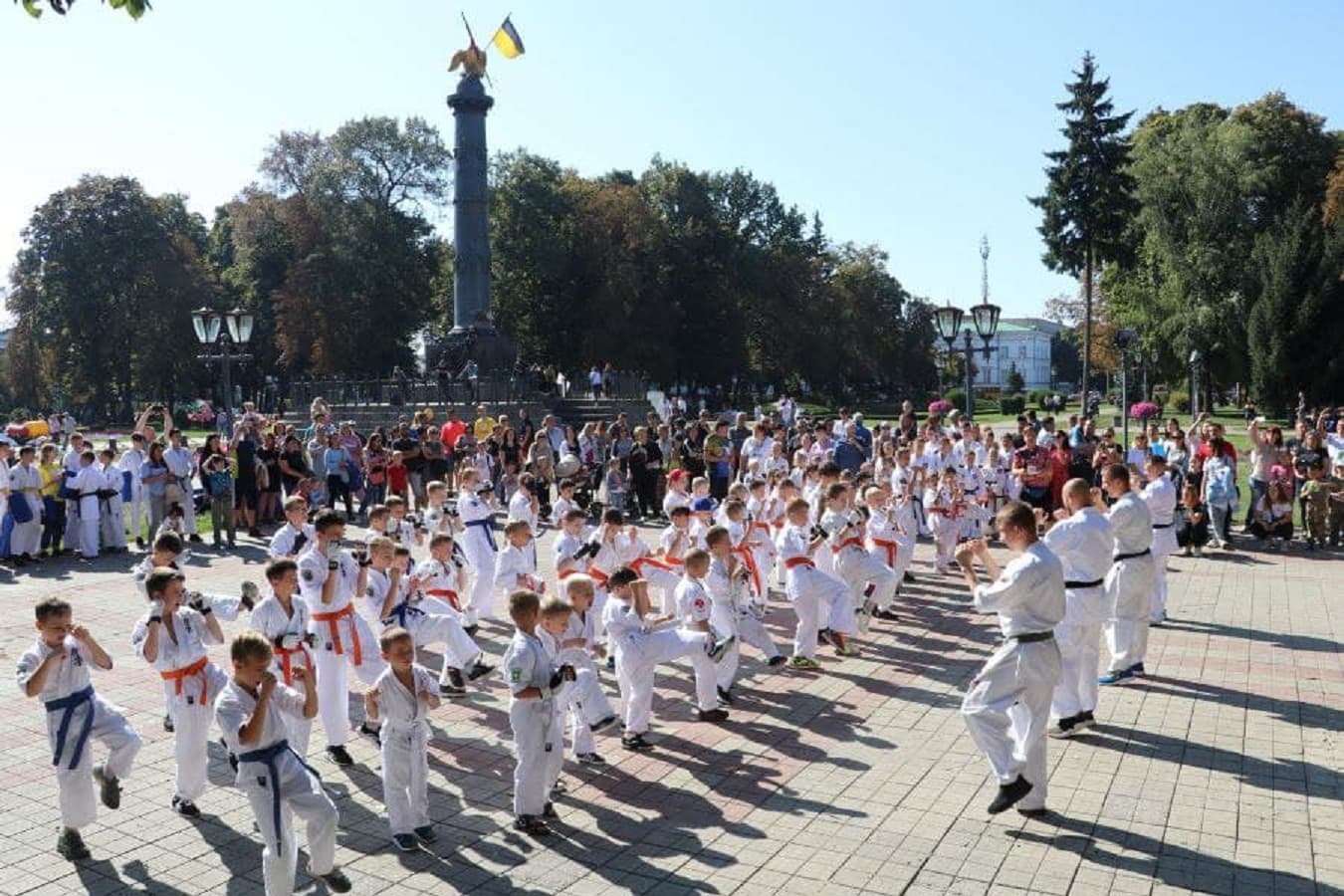 Захід до Дня фізичної культури та спорту в Полтаві