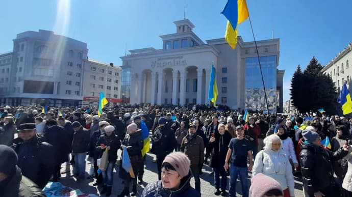 У Херсоні тисячі людей вийшли на мітинг проти окупанта