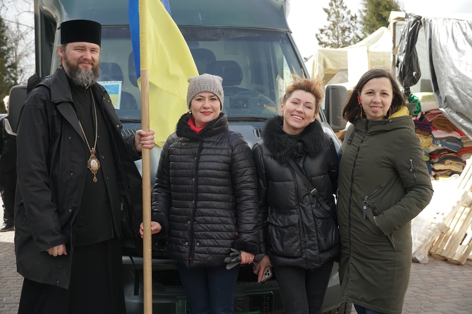 Архієпископ_Федір,_Наталія_Гранчак,_Вікторія_Лоза,_Юлія_Городчаніна