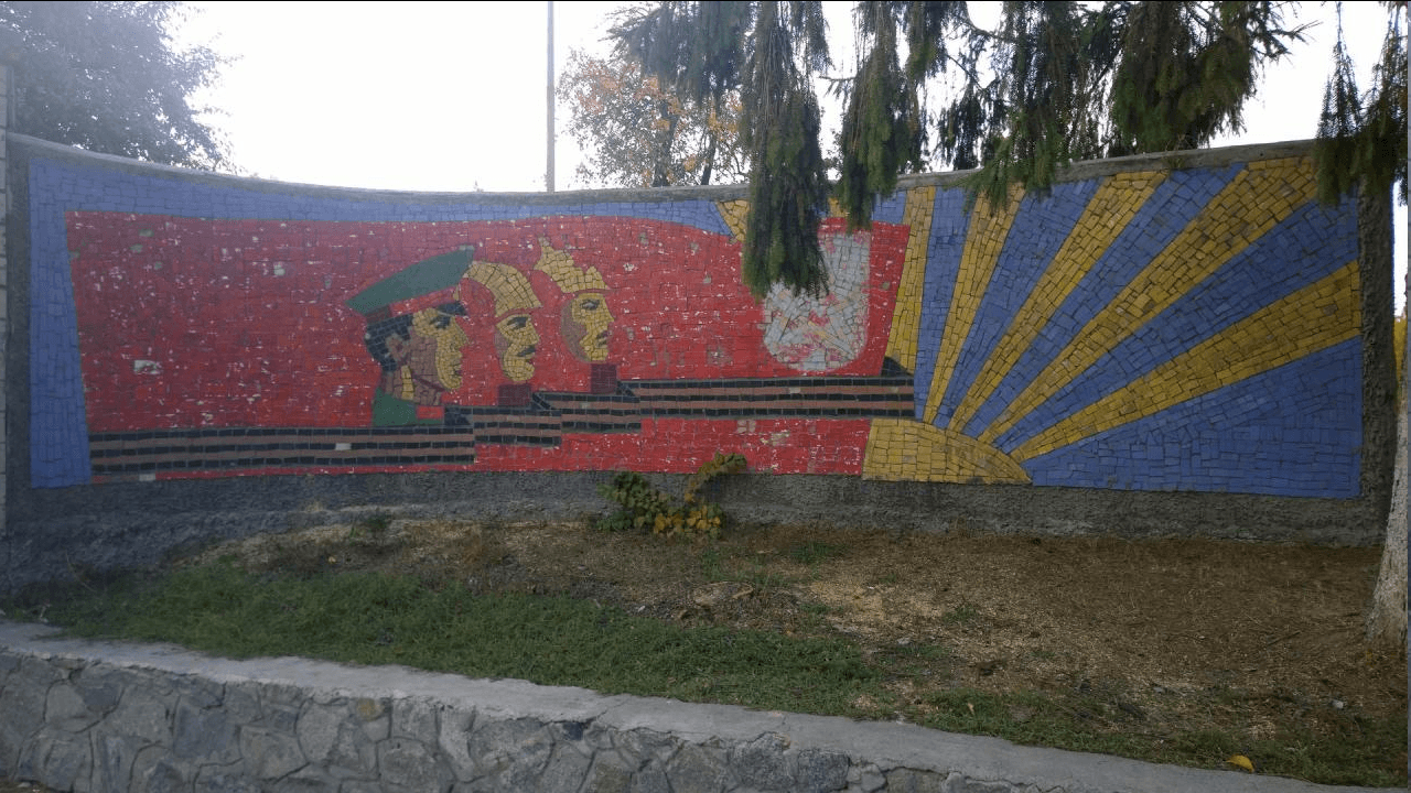 Було-панно із більшовиками у Лубнах