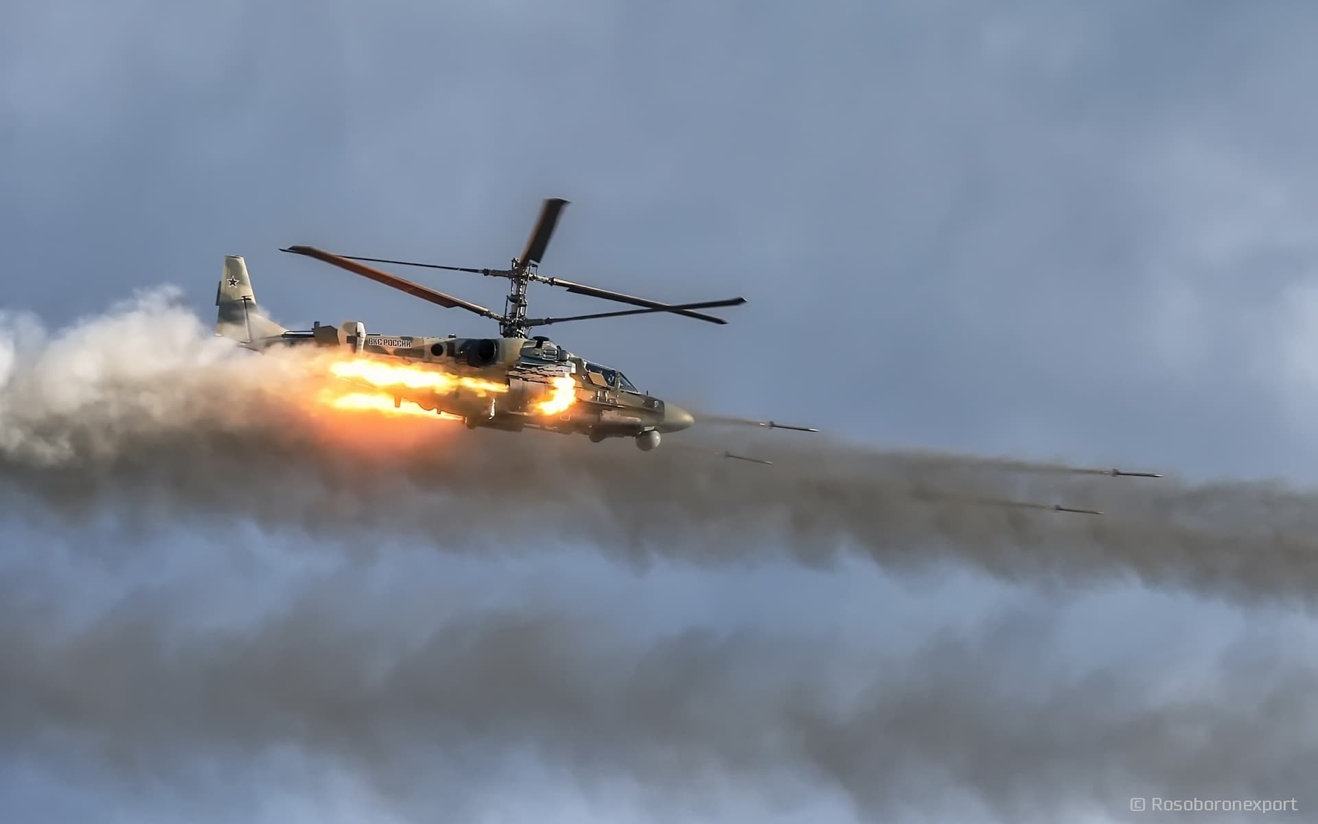 Російський літак запускає ракету
