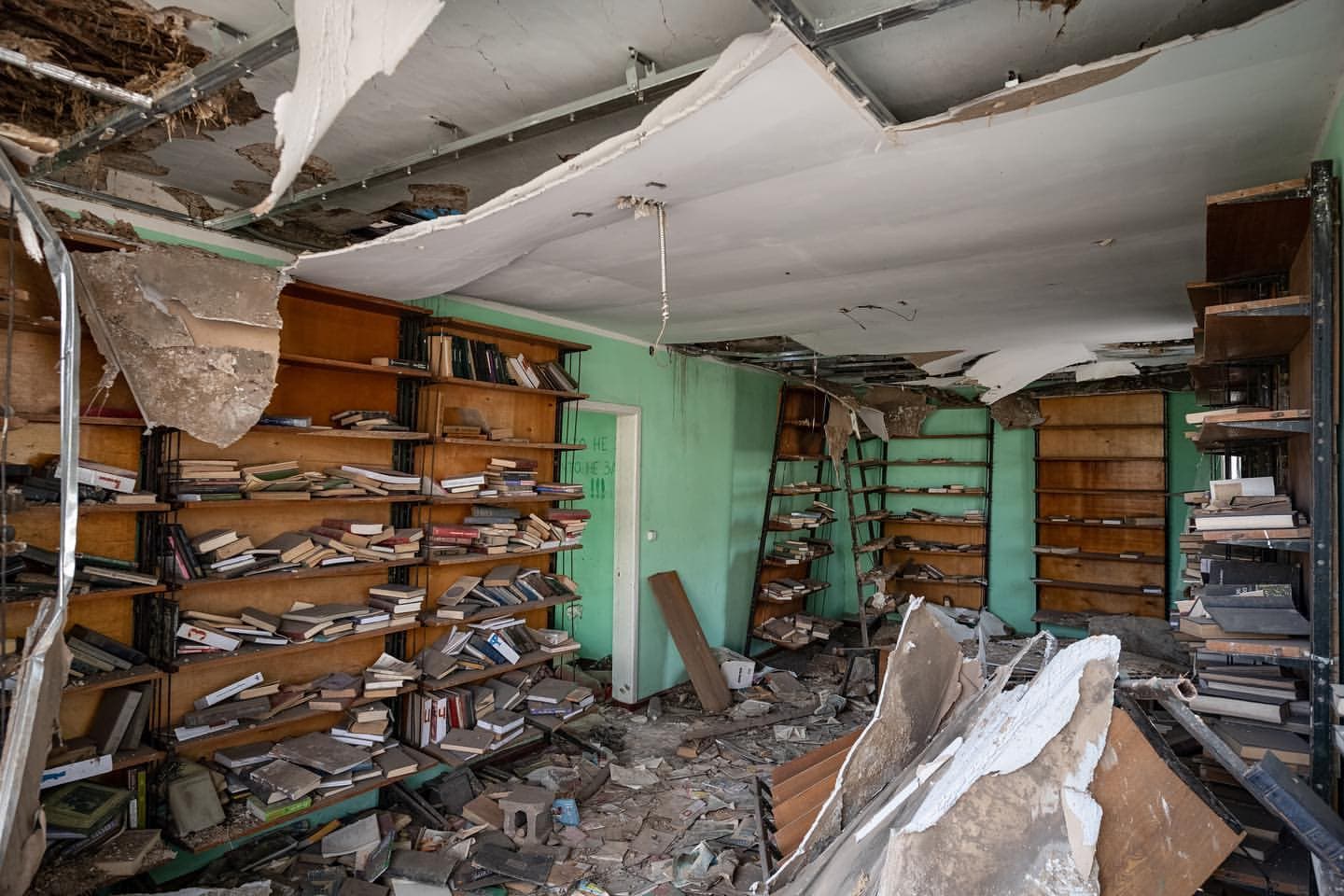 Ілюстративне фото. Наслідки дислокації російських військ у селищі Мала Комишуваха