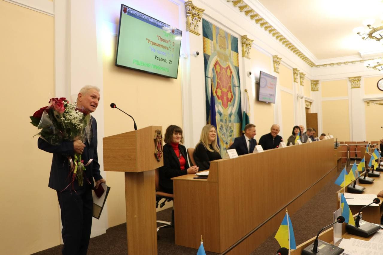 Ексдиректор полтавської школи та міська влада. Ілюстративне фото