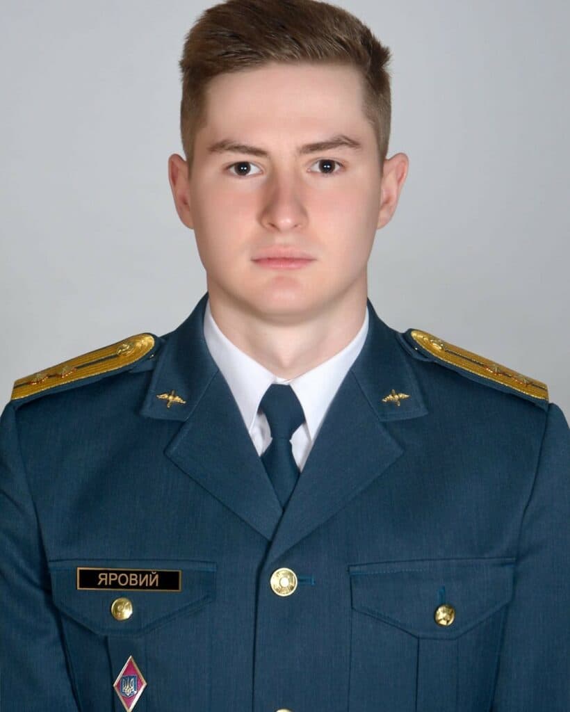 Старший лейтенант Іван Яровий