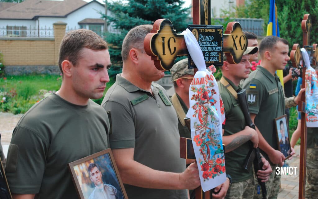 Прощання в Горбанівці з вертолітниками