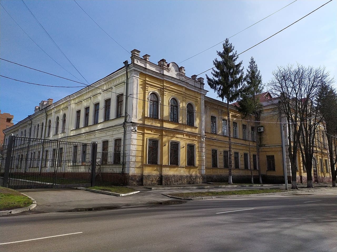 Будівля колишнього Кременчуцького Олександрівського реального училища
