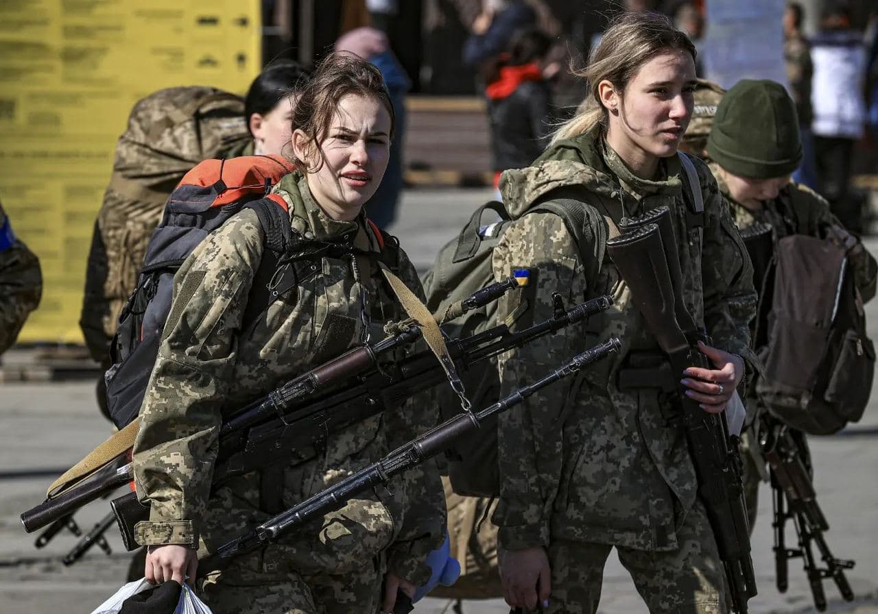 Ілюстративне фото. Українські військовослужбовці прямують на передову