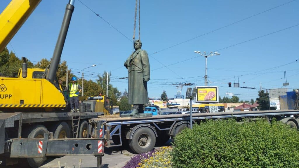 Знесення пам’ятника Зигіну в Полтаві. Ілюстративне фото
