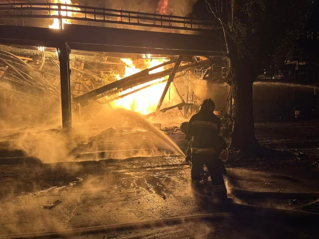 Наслідки удару по НПЗ