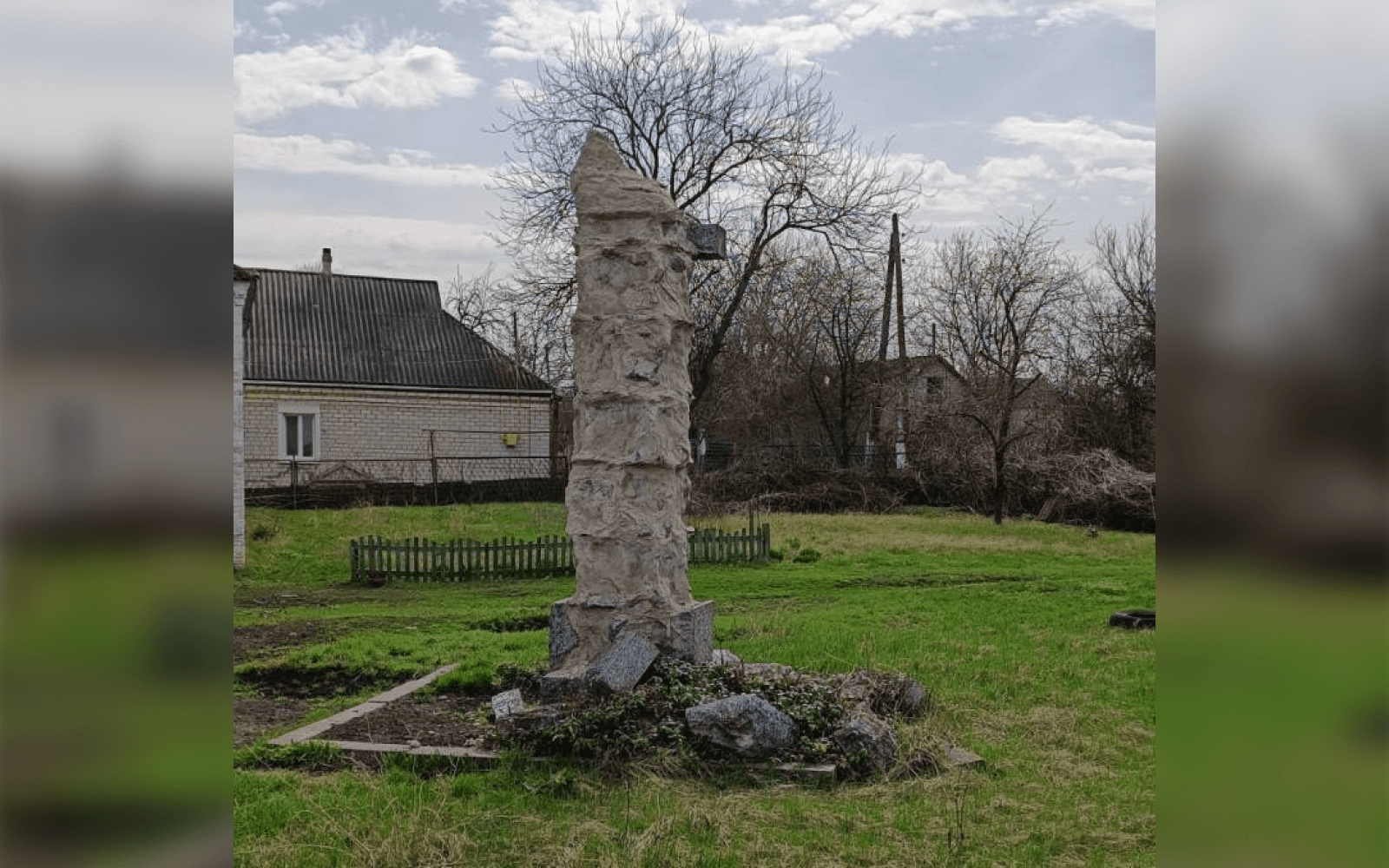 Залишки пам’ятника Ватутіну