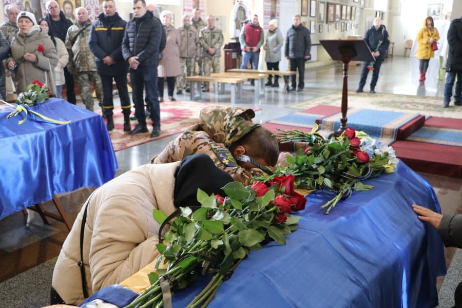 Прощання з полеглими захисниками у Полтаві