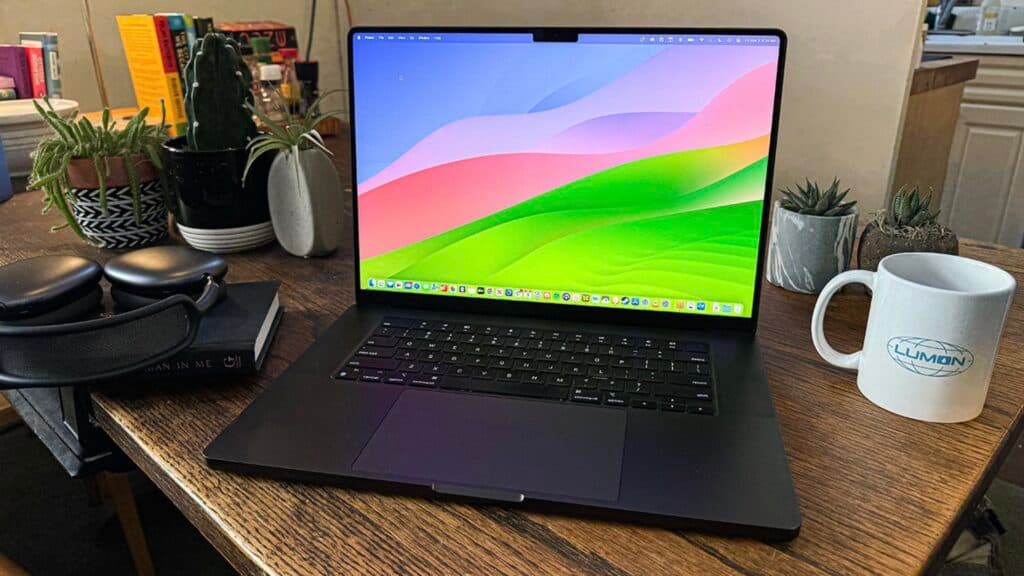 Mac чи Windows: найпотужніші ноутбуки 2024 року для роботи