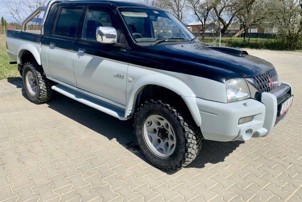 Автомобіль