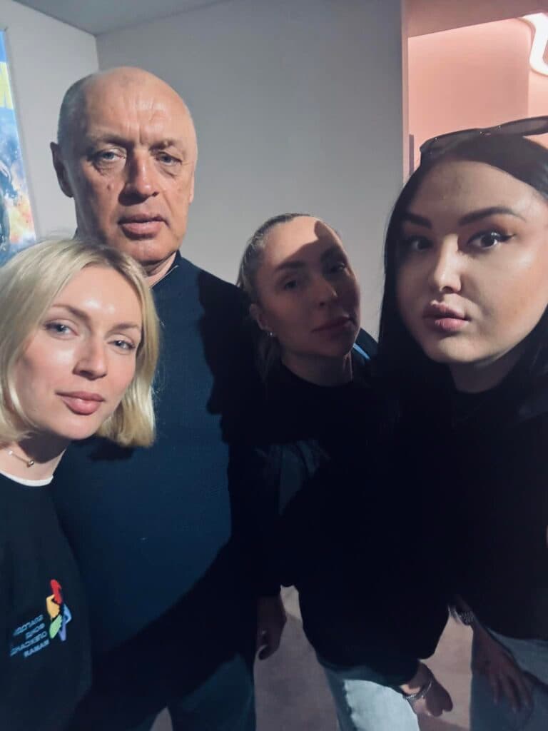Донька Мамая могла продавати рекламні послуги на виборах президента Росії. На фото – Наталія Веретеннікова, Олександр Мамай, Ірина Климко та Аліна Рябоконь