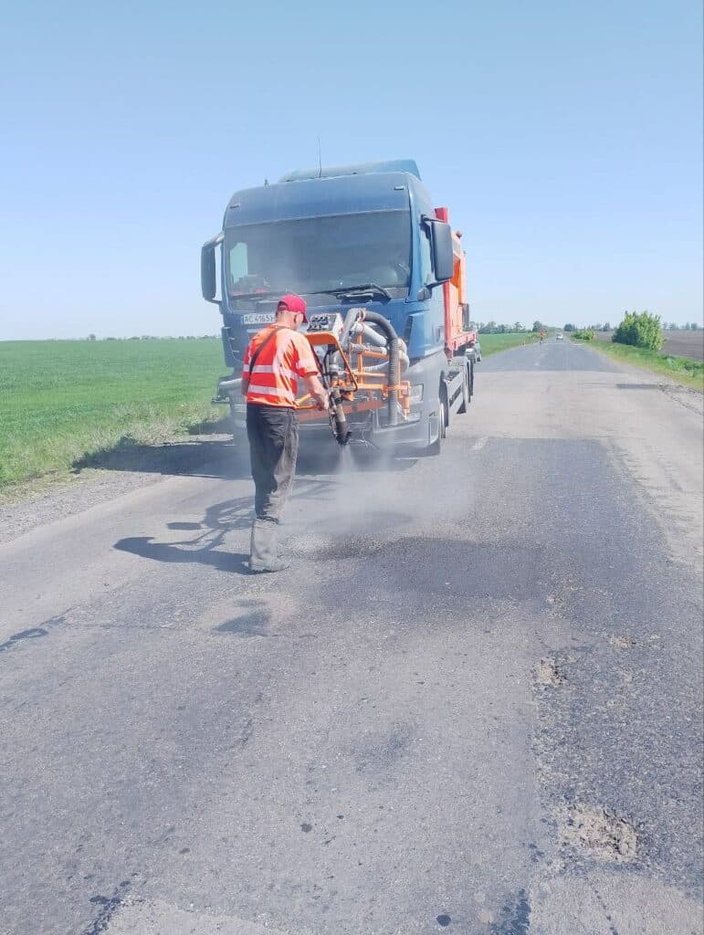 дороги Полтавщини ремонтують