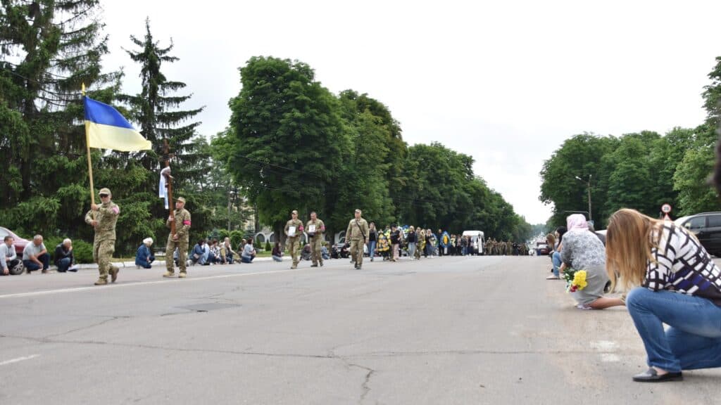 воїн Сергій Стеценко на щиті