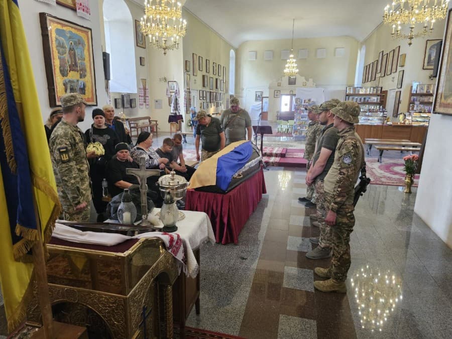 Прощання з воїном.
