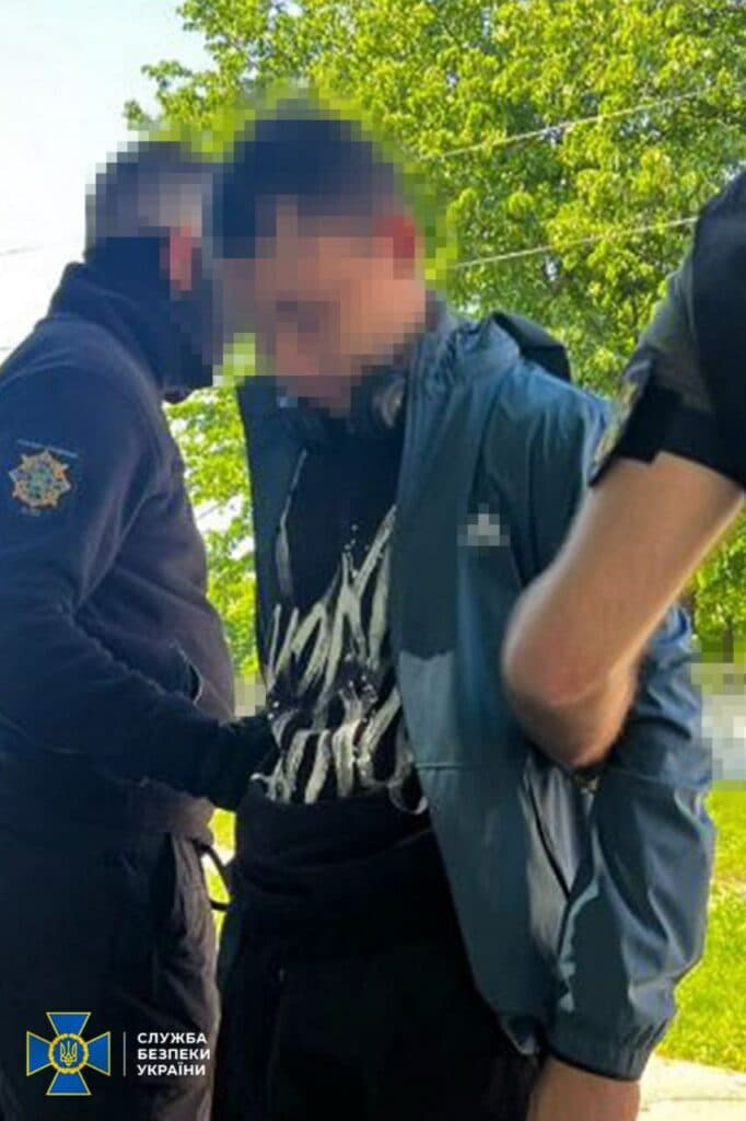 Авіаудари