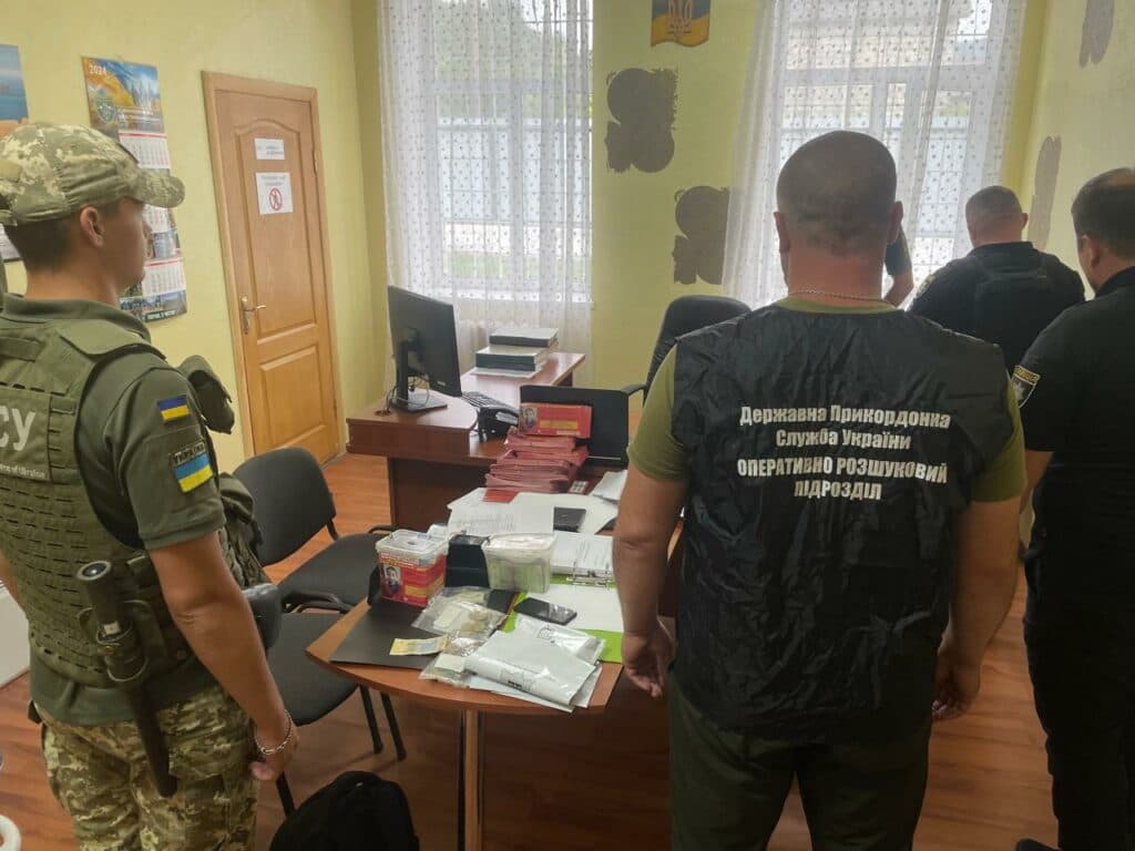 На кордоні