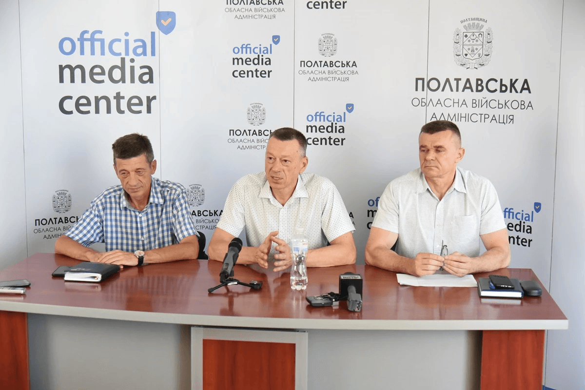 Представники «Полтаваобленерго». По центру – заступник голови правління АТ «Полтаваобленерго» Сергій Андрієвський