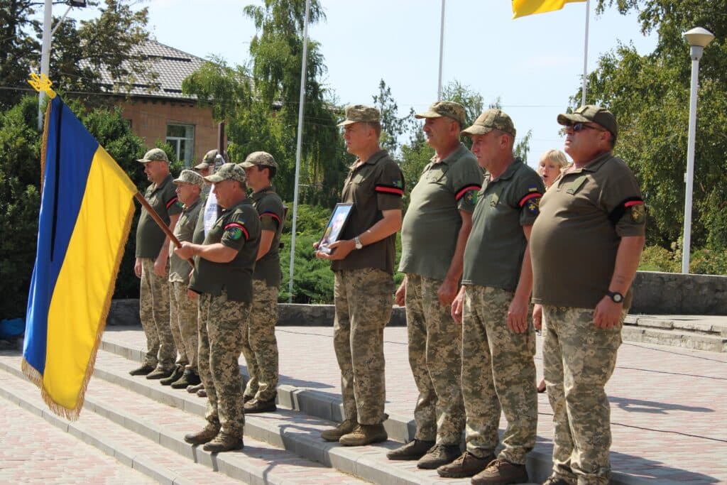 Прощання із захисником. Фото: Семенівська громада