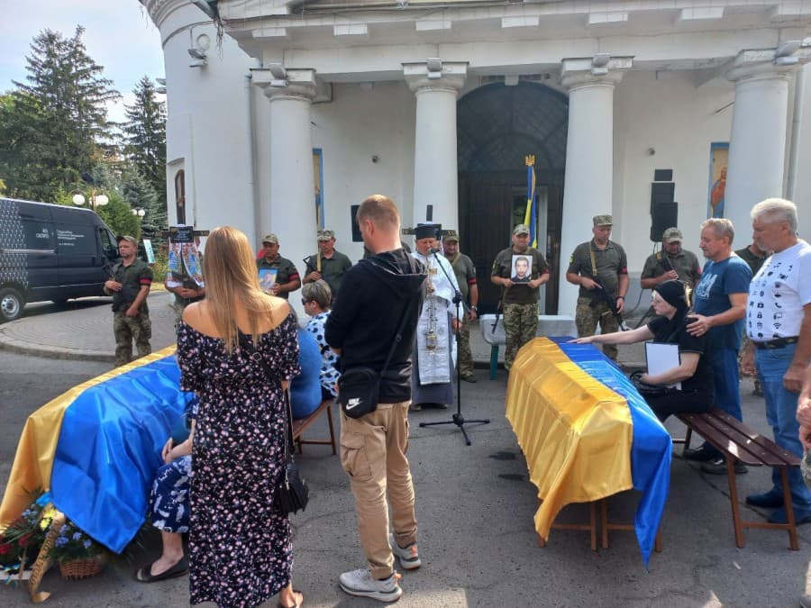 Прощання з воїнами.