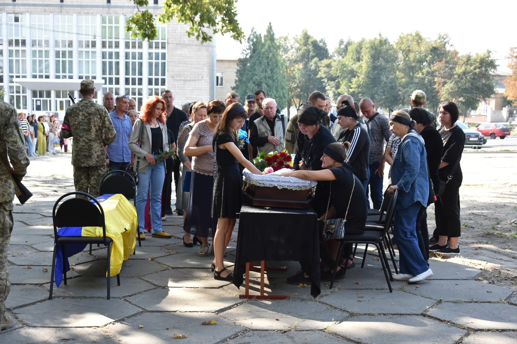Пирятинська громада віддала шану загиблому захисникові України.