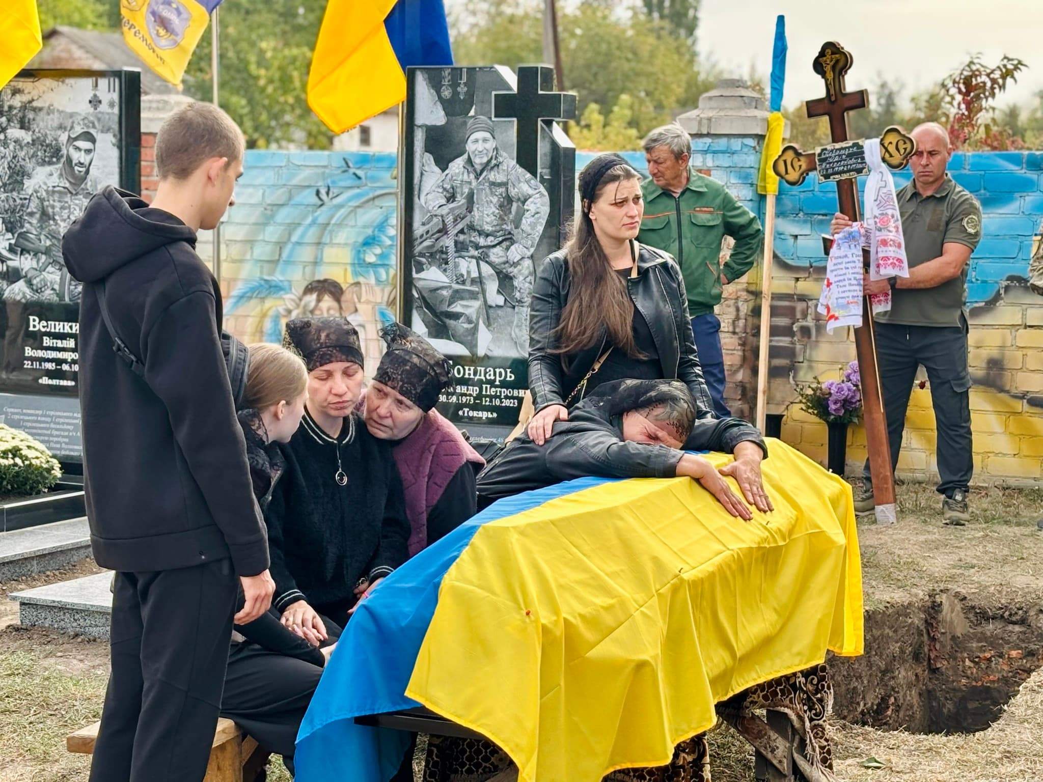 Прощання з полеглим воїном у Хоролі 4 жовтня.
