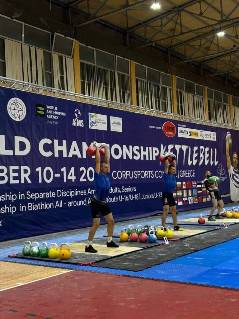 Виступ рятувальника на чемпіонаті світу. Фото: управління ДСНС на Полтавщині.