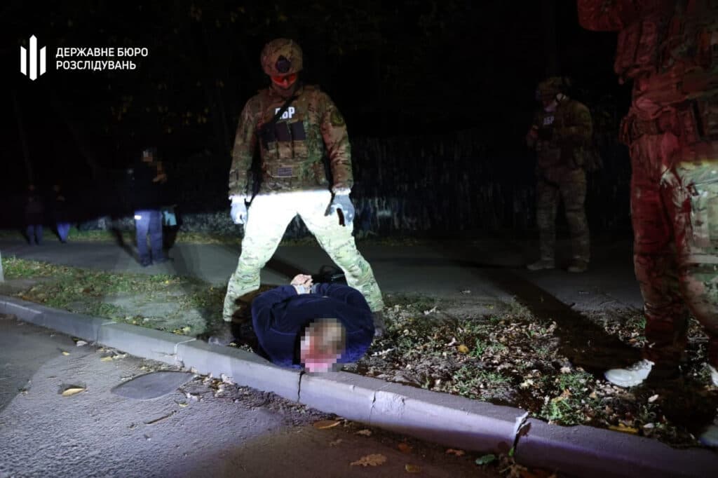 На посадовця поліції з Полтави надягнули електронний браслет