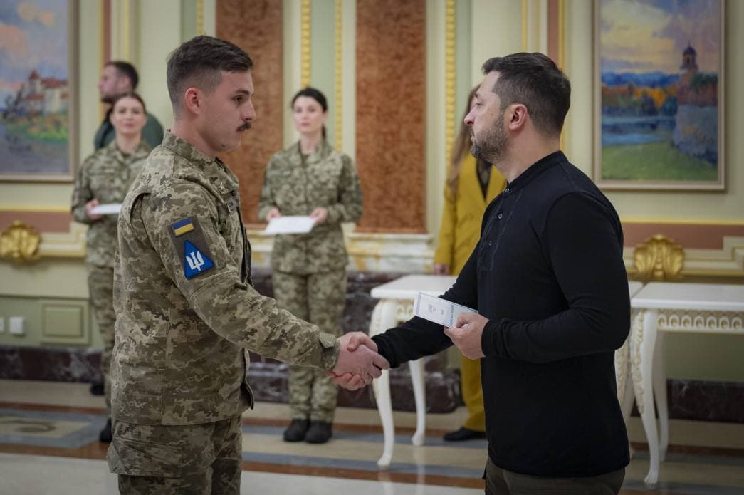 Льотчик з Полтавщини та Президент України.