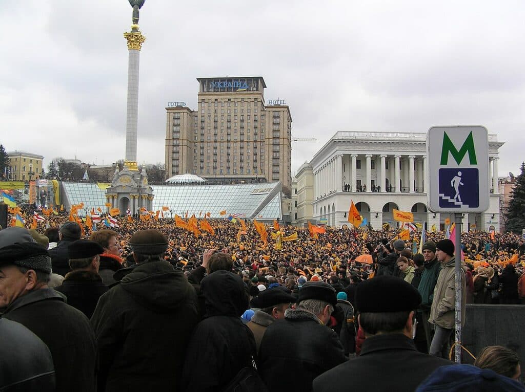 Панорама Помаранчевого майдану у Києві