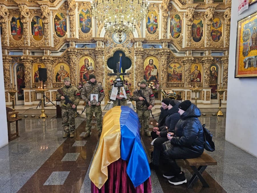 Полтава прощалася із 22-річним воїном Кирилом Садовським