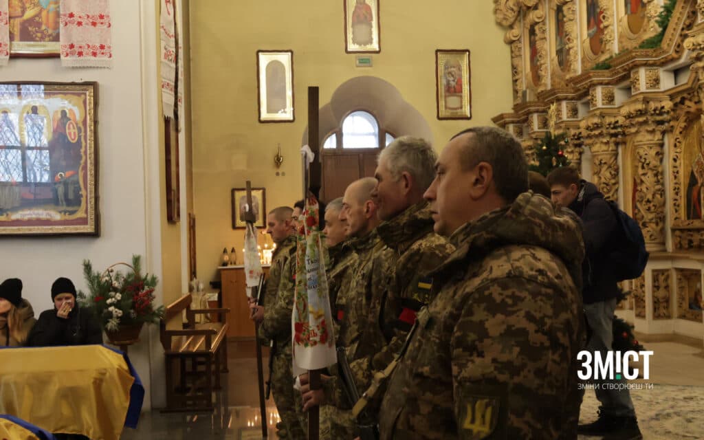 Військові Ігор Голінський та Михайло Дудаладов віддали життя, обороняючи Україну. Траурна церемонія прощання з воїнами відбулось 10 січня у Свято-Успенському соборі у Полтаві. Рідні, друзі та побратими віддали шану їхньому подвигові.