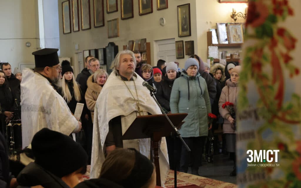 Військові Ігор Голінський та Михайло Дудаладов віддали життя, обороняючи Україну. Траурна церемонія прощання з воїнами відбулось 10 січня у Свято-Успенському соборі у Полтаві. Рідні, друзі та побратими віддали шану їхньому подвигові.