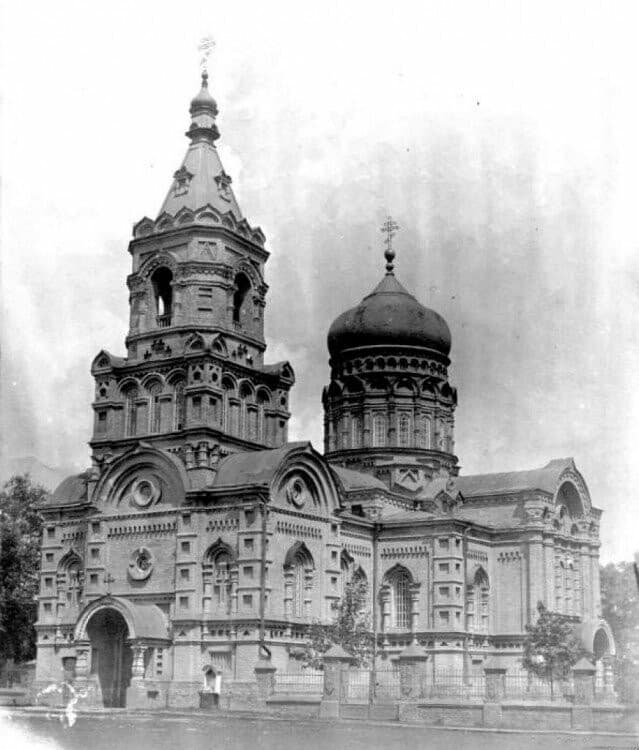 Свято-Покровська церква на Павленках. Фото з історичних спільнот