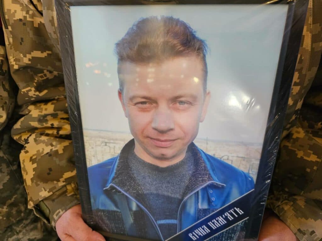 Солдат Олександр Ященко