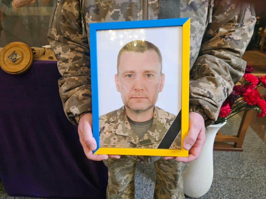 Солдат Олександр Парфилюк