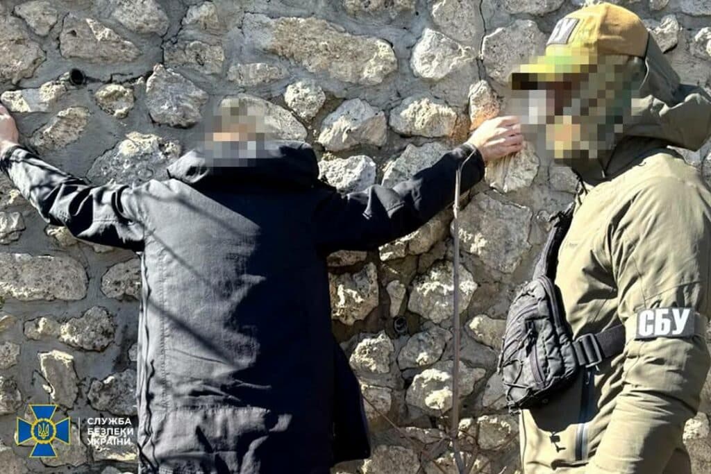 Агентурна пара з Полтавщини хотіла підірвати ТЦК на замовлення росіян – СБУ