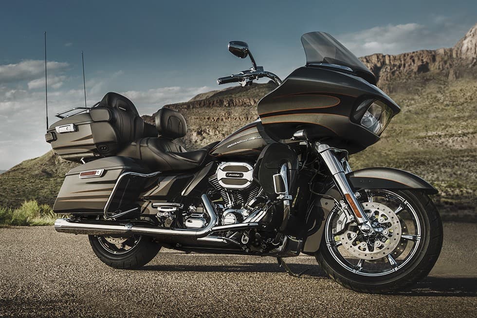 Harley-Davidson CVO Road Glide Custom FLTRXSE 201