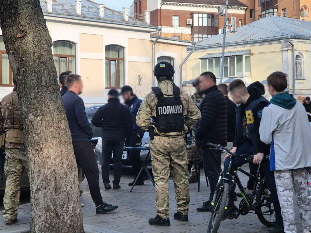 Затримання у центрі Полтави біля РАЦСу: офіційна інформація