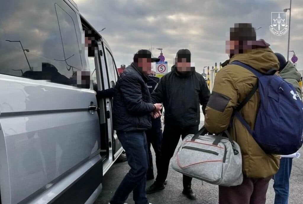 Німеччина видала чиновника-втікача з Полтавщини Фото – Офіс Генпрокурора