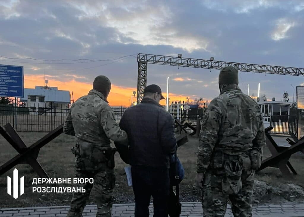 Передача експосадовця Україні