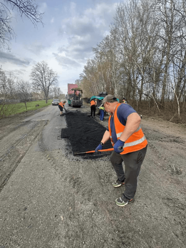 Ремонт дороги на Суми