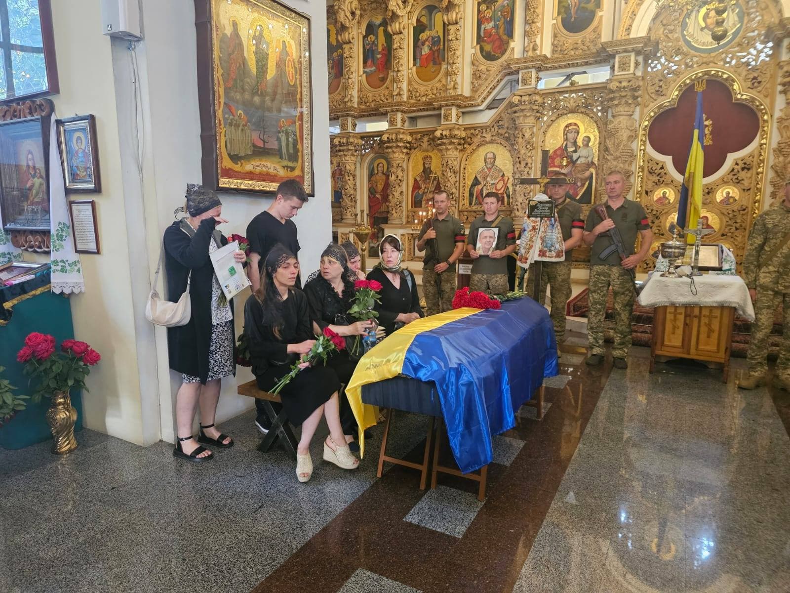 У Полтаві прощаються з воїнами