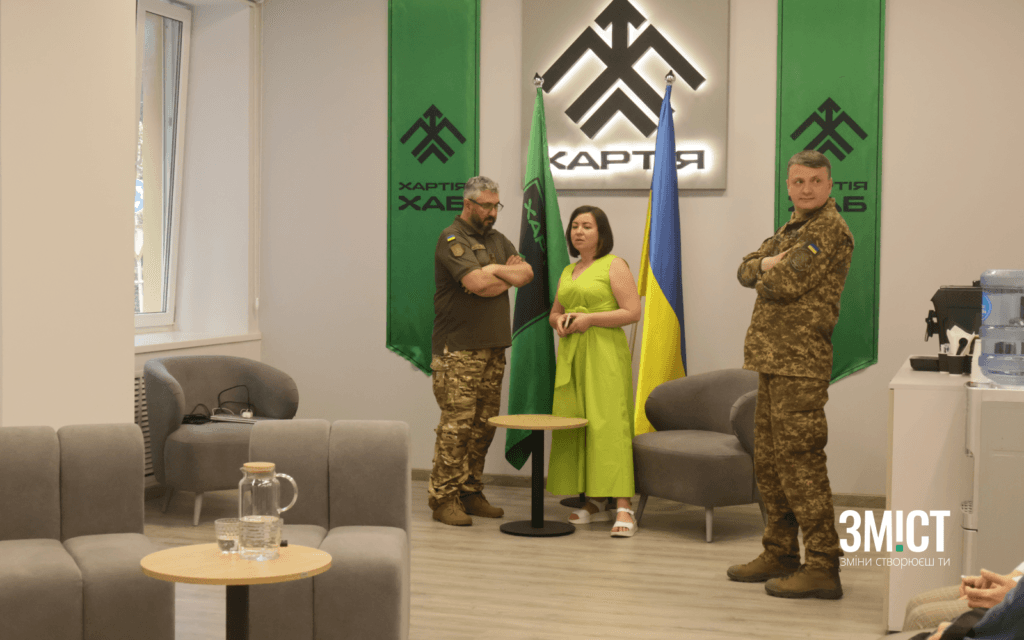 Пам'ятник Петлюрі у Полтаві