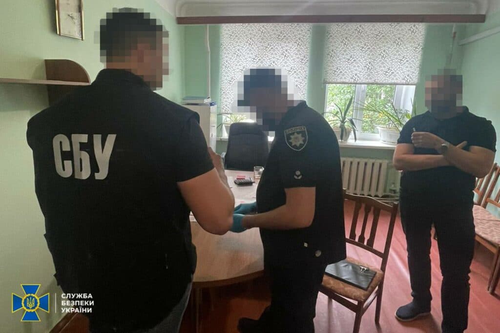 Як затримували на «гарячому» чиновника з Полтави ФОТО